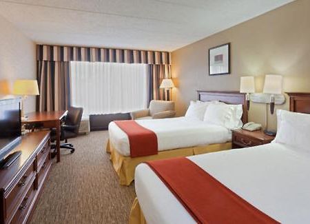 Holiday Inn Express Seaford-Route 13 Bagian luar foto