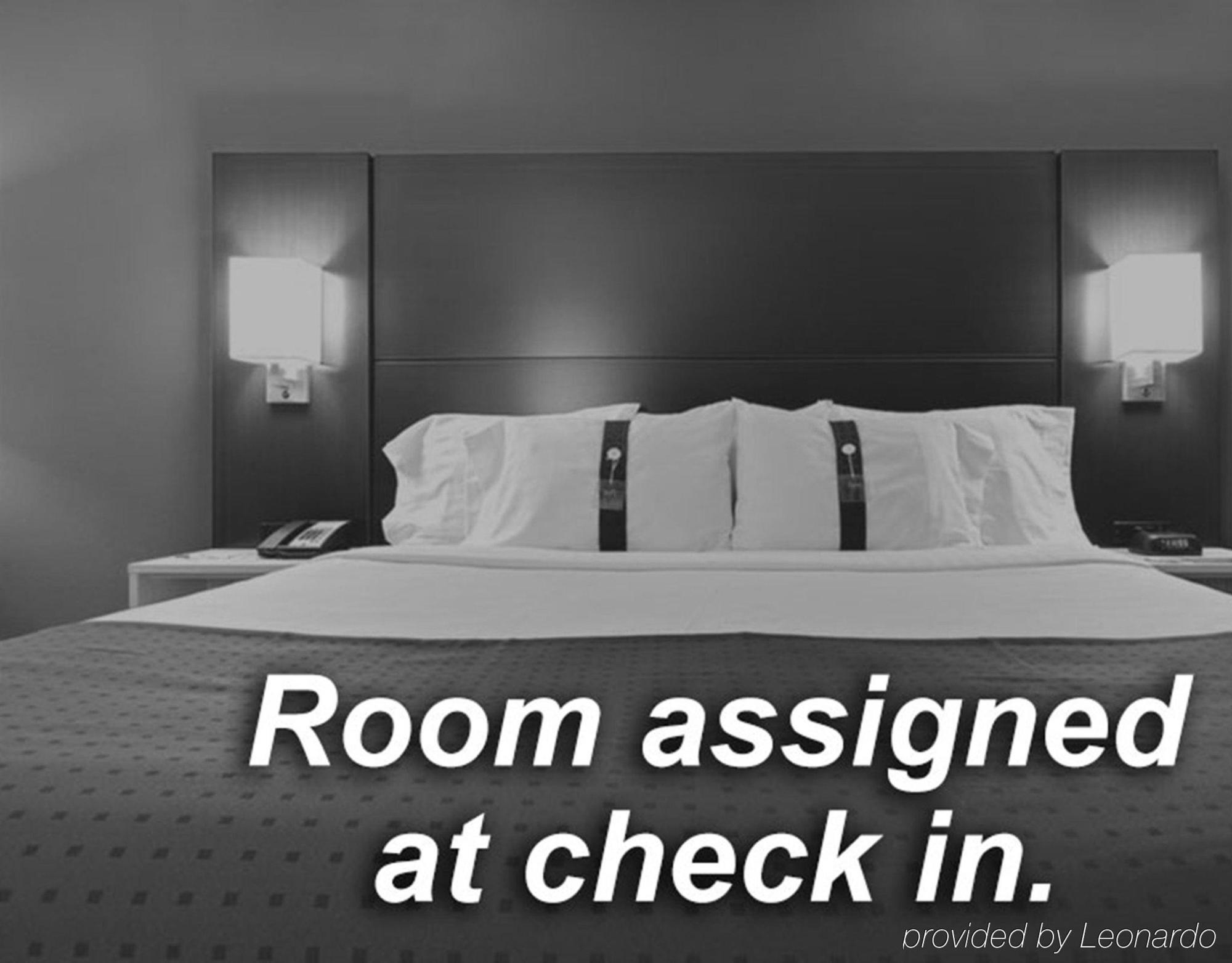 Holiday Inn Express Seaford-Route 13 Bagian luar foto