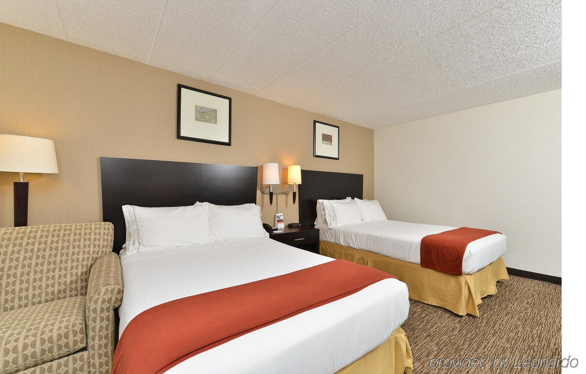Holiday Inn Express Seaford-Route 13 Bagian luar foto