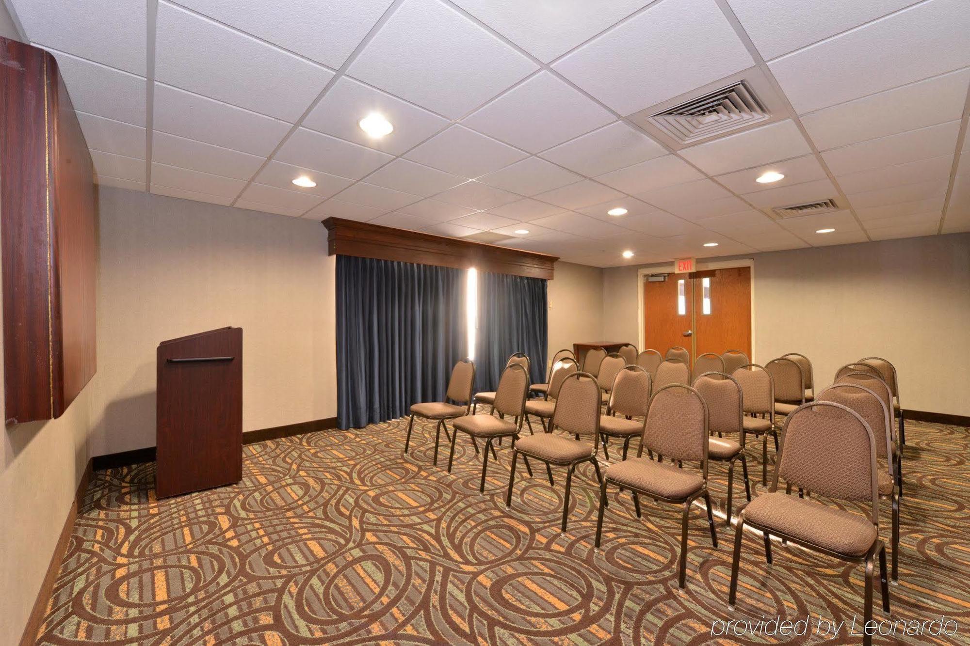 Holiday Inn Express Seaford-Route 13 Bagian luar foto