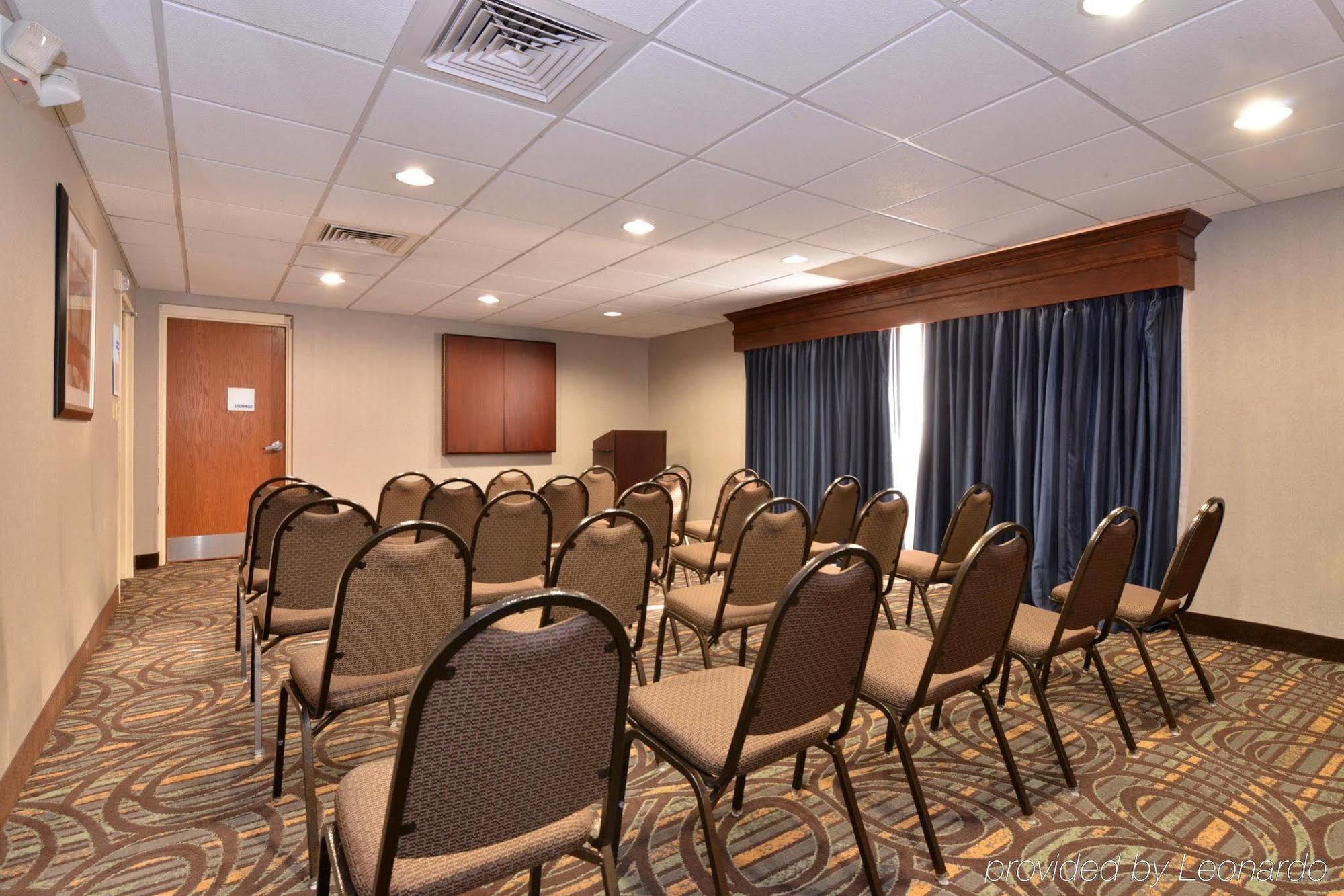 Holiday Inn Express Seaford-Route 13 Bagian luar foto