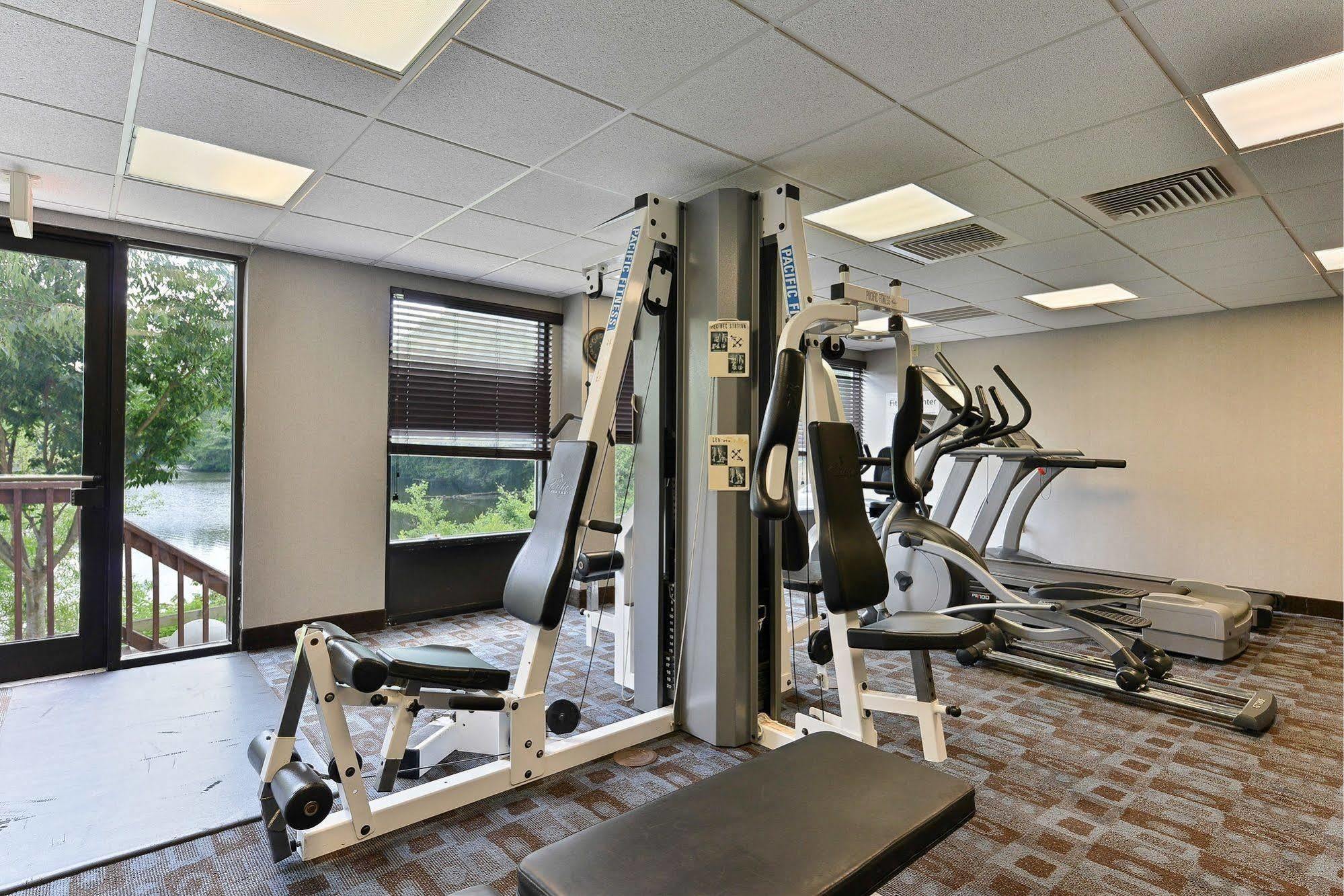 Holiday Inn Express Seaford-Route 13 Bagian luar foto