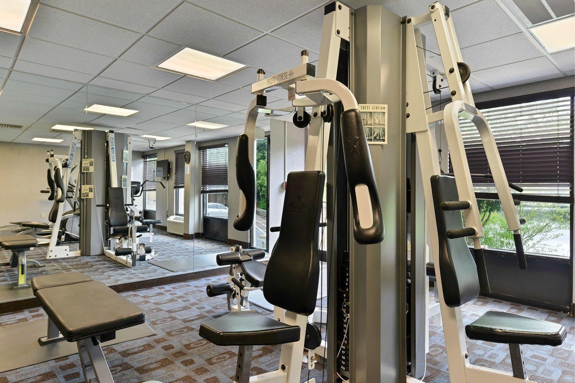 Holiday Inn Express Seaford-Route 13 Bagian luar foto