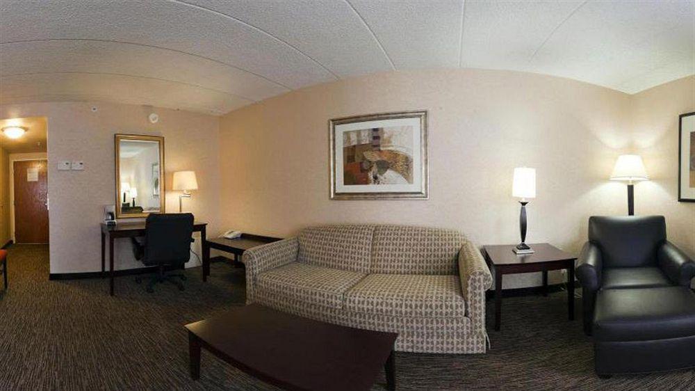 Holiday Inn Express Seaford-Route 13 Bagian luar foto