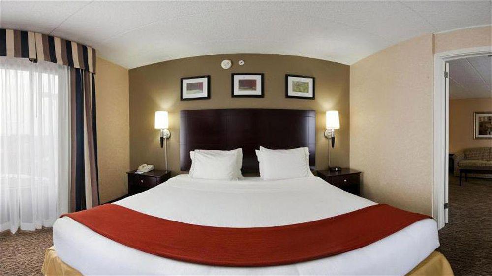Holiday Inn Express Seaford-Route 13 Bagian luar foto